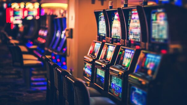 Game nổ hũ sập khi hũ thưởng sập hoặc phát nổ, bạn sẽ thắng Jackpot và nhận được tất cả số tiền đã có trong hũ.Hãy đến FIVE88 nổ hũ trực tuyến để biết thêm thông tin chi tiết nhé .